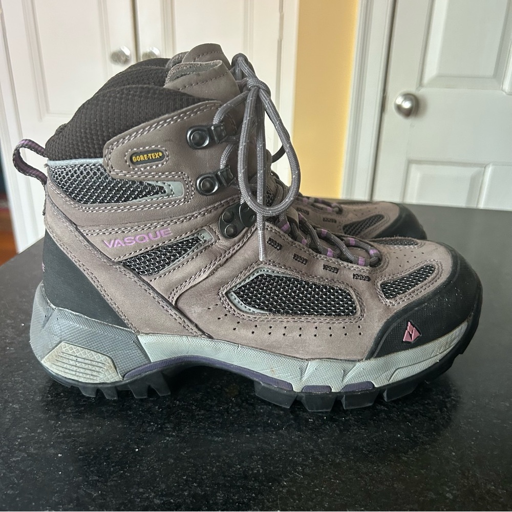 Vasque Breeze 2.0 GTX 7479 Leather Hiking Boots - Size 8.5 - Picture 4 of 8